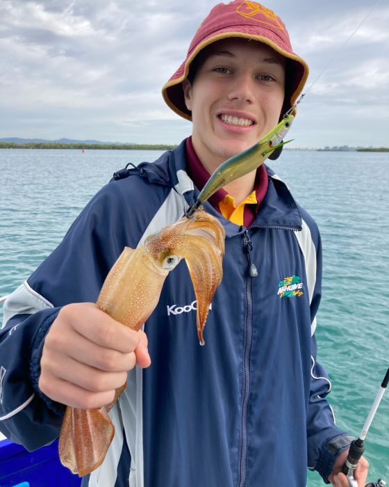 Squid and schoolies from Seaway to Sundale - Bush 'n Beach Fishing