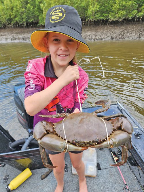 Fishing Monthly Magazines : Crabbing for Kids